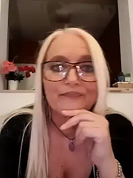 Snapshot of kikkastar chatting on 29, 12, 2024 kikkastar online show from 29, 12, 2024