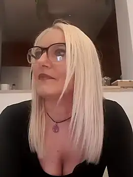 Snapshot of kikkastar chatting on 9, 2, 2025 kikkastar online show from 9, 2, 2025