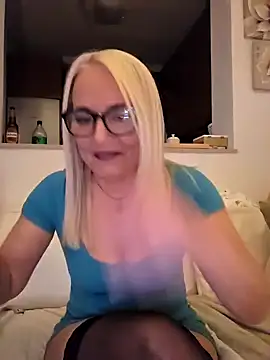 Snapshot of kikkastar chatting on 13, 2, 2025 kikkastar online show from 13, 2, 2025