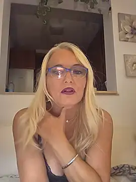 Snapshot of kikkastar chatting on 24, 9, 2025 kikkastar online show from 24, 9, 2025