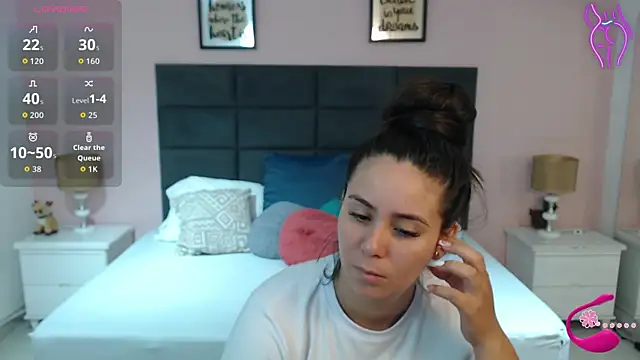 MadisonJenner online show from 28, 9, 2025