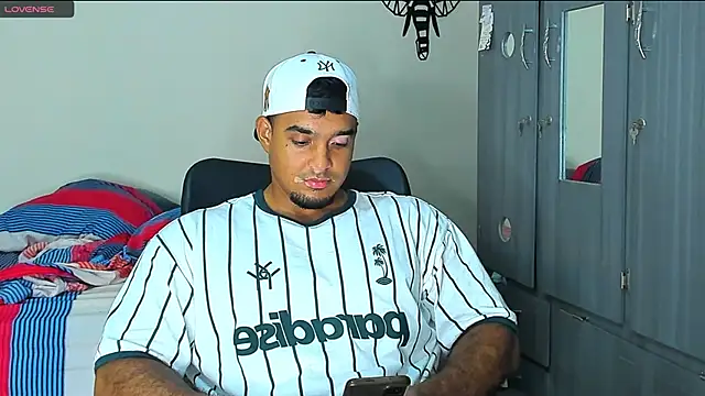 Big furry bear13 online show from 29, 12, 2024