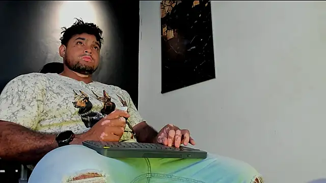 Snapshot of Big_furry_bear13 chatting on 4, 3, 2026 Big furry bear13 online show from 4, 3, 2026