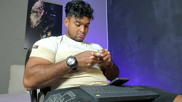 Snapshot of Big_furry_bear13 chatting on 6, 3, 2026 Big furry bear13 online show from 6, 3, 2026