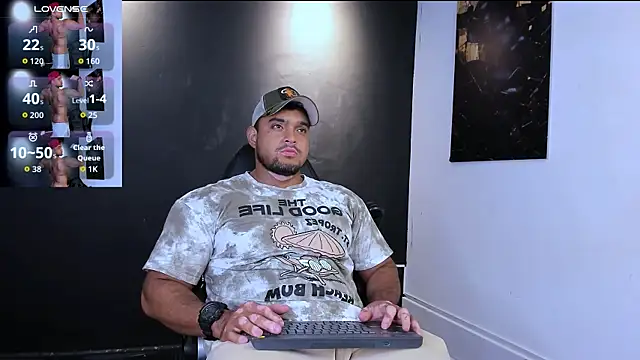 Snapshot of Big_furry_bear13 chatting on 2, 4, 2026 Big furry bear13 online show from 2, 4, 2026