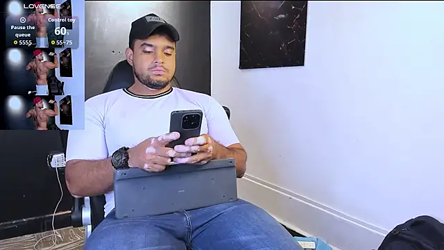 Snapshot of Big_furry_bear13 chatting on 3, 4, 2026 Big furry bear13 online show from 3, 4, 2026