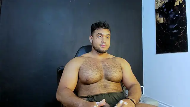 Snapshot of Big_furry_bear13 chatting on 5, 5, 2026 Big furry bear13 online show from 5, 5, 2026
