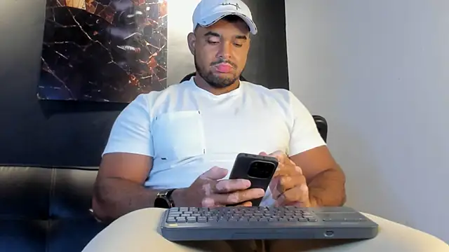 Snapshot of Big_furry_bear13 chatting on 11, 6, 2026 Big furry bear13 online show from 11, 6, 2026