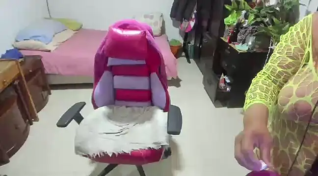 Snapshot of Mrs_mommy_ chatting on 18, 1, 2025 Mrs mommy online show from 18, 1, 2025