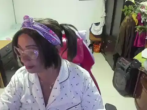 Snapshot of Mrs_mommy_ chatting on 24, 2, 2025 Mrs mommy online show from 24, 2, 2025