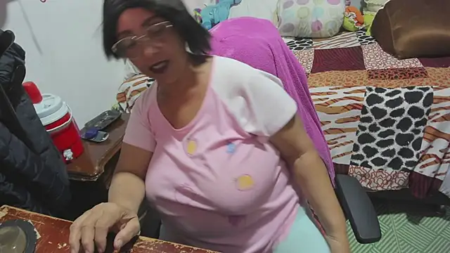 Snapshot of Mrs_mommy_ chatting on 25, 2, 2026 Mrs mommy online show from 25, 2, 2026