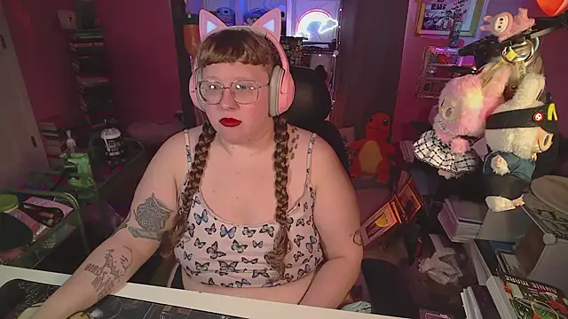 Snapshot of FatVeronica chatting on 27, 4, 2026 FatVeronica online show from 27, 4, 2026