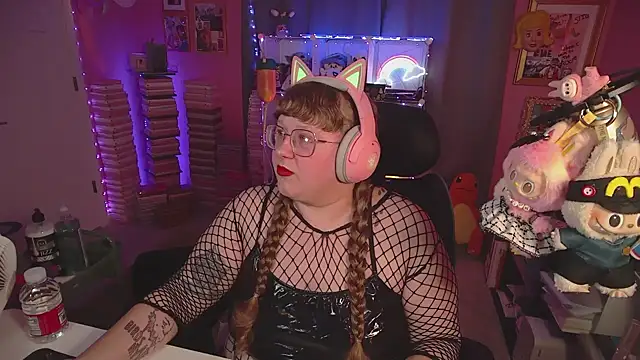 Snapshot of FatVeronica chatting on 18, 6, 2026 FatVeronica online show from 18, 6, 2026