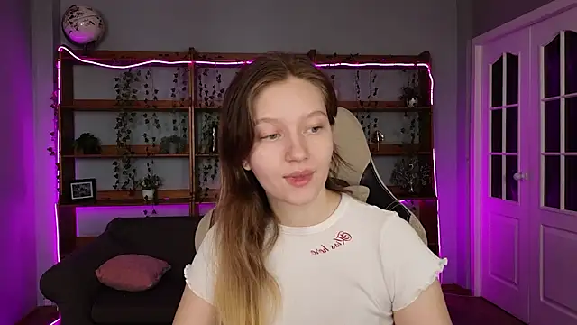 Snapshot of Ksuhesa chatting on 9, 2, 2026 Ksuhesa online show from 9, 2, 2026