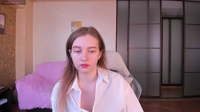 Snapshot of Ksuhesa chatting on 9, 3, 2026 Ksuhesa online show from 9, 3, 2026