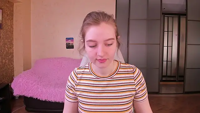 Snapshot of Ksuhesa chatting on 4, 4, 2026 Ksuhesa online show from 4, 4, 2026