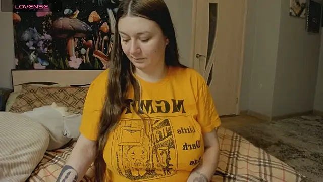 Snapshot of AlisaBacker chatting on 13, 11, 2025 AlisaBacker online show from 13, 11, 2025