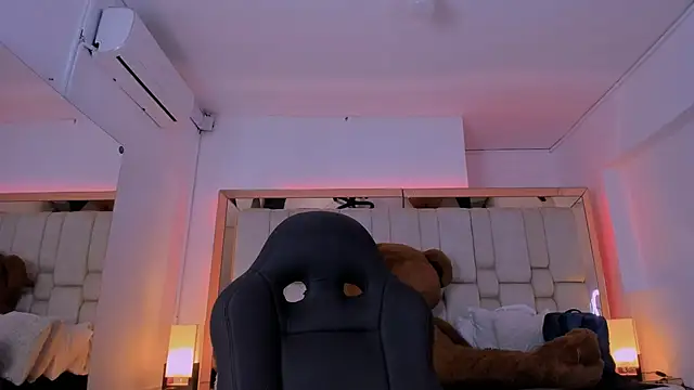 SheylaBakerr online show from 5, 2, 2025