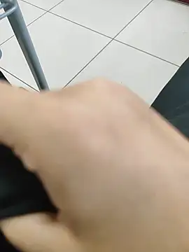 Snapshot of ertance40 chatting on 11, 4, 2026 ertance40 online show from 11, 4, 2026