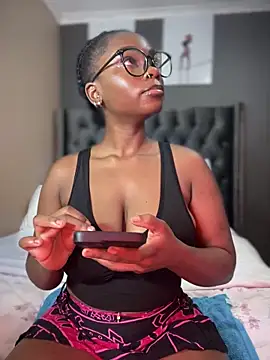 Snapshot of Candy-Heart chatting on 5, 2, 2025 Candy-Heart online show from 5, 2, 2025