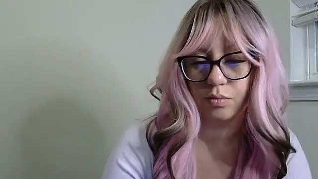 Snapshot of Paisleehaze chatting on 6, 3, 2026 Paisleehaze online show from 6, 3, 2026