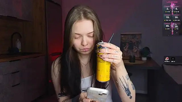 Snapshot of doll_lol_ chatting on 24, 1, 2025 doll lol online show from 24, 1, 2025