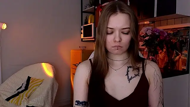 Snapshot of doll_lol_ chatting on 10, 3, 2026 doll lol online show from 10, 3, 2026