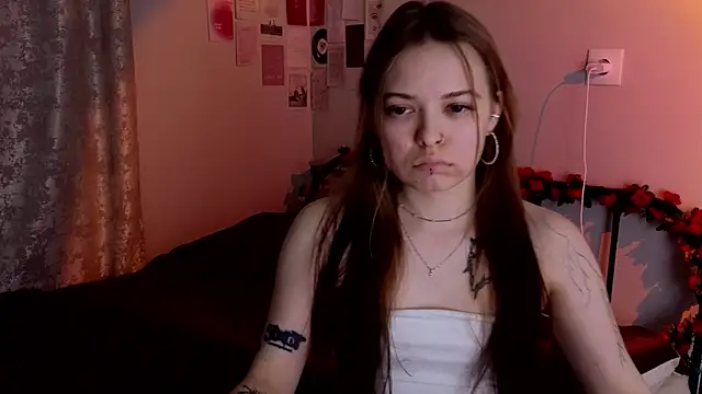 Snapshot of doll_lol_ chatting on 2, 4, 2026 doll lol online show from 2, 4, 2026