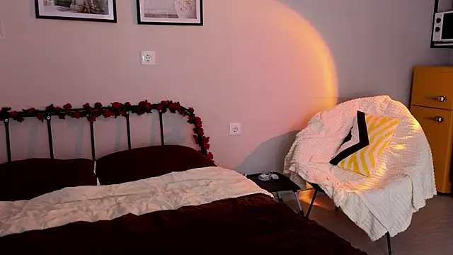 Snapshot of doll_lol_ chatting on 9, 4, 2026 doll lol online show from 9, 4, 2026