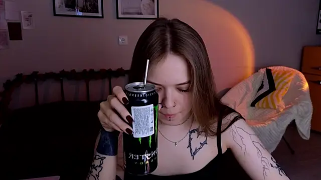 Snapshot of doll_lol_ chatting on 10, 4, 2026 doll lol online show from 10, 4, 2026