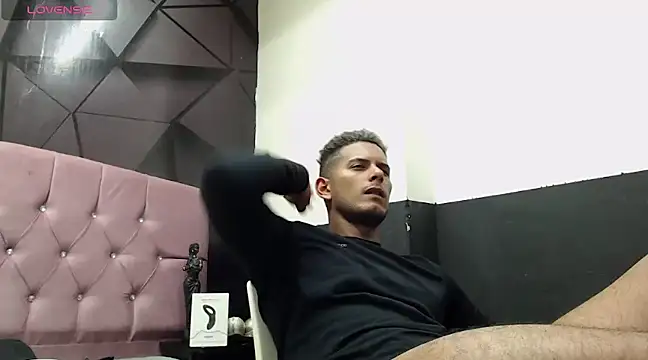 Snapshot of Chris_Dick23 chatting on 31, 12, 2024 Chris Dick23 online show from 31, 12, 2024