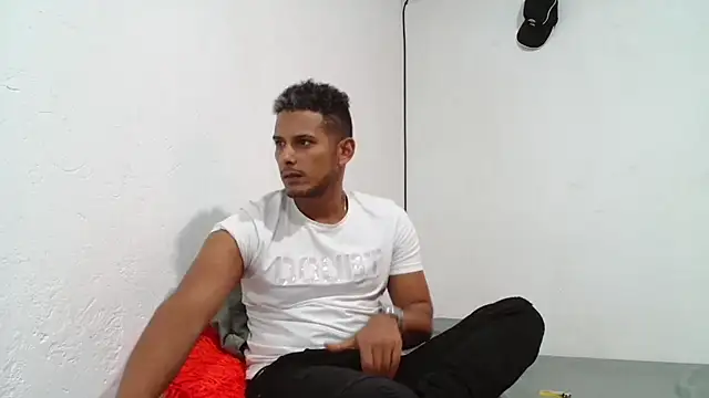 Snapshot of Chris_Dick23 chatting on 4, 1, 2025 Chris Dick23 online show from 4, 1, 2025