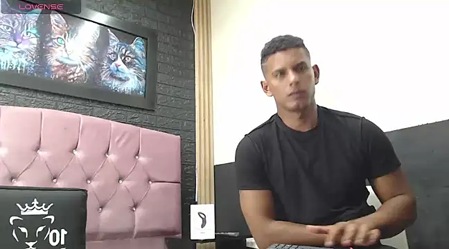 Snapshot of Chris_Dick23 chatting on 26, 2, 2025 Chris Dick23 online show from 26, 2, 2025