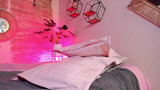 April bowie online show from 25, 1, 2025