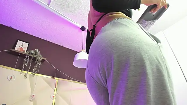 April bowie online show from 22, 12, 2025