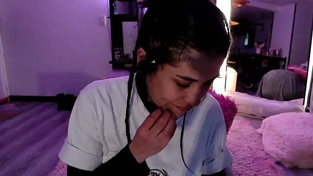 Hellen dumont online show from 25, 2, 2026