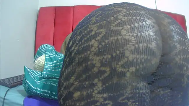 Snapshot of assqueenxx chatting on 16, 11, 2025 assqueenxx online show from 16, 11, 2025