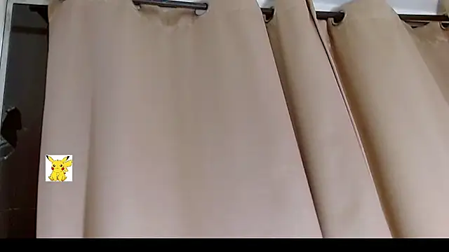 Snapshot of honey_skin chatting on 5, 2, 2025 honey skin online show from 5, 2, 2025