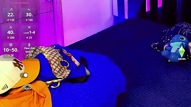 Snapshot of honey_skin chatting on 2, 10, 2025 honey skin online show from 2, 10, 2025