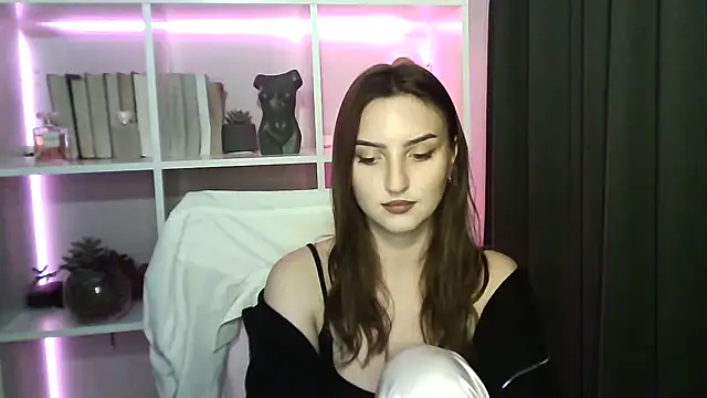 Snapshot of X_Alisa chatting on 12, 10, 2025 X Alisa online show from 12, 10, 2025