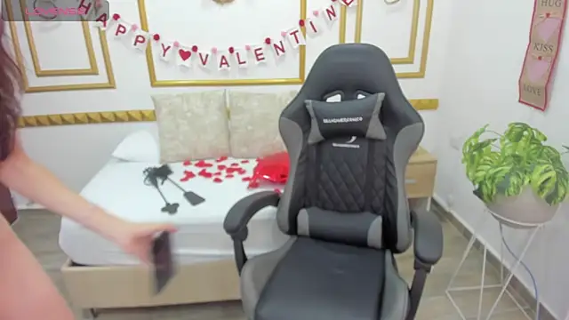 candy summer28 online show from 14, 2, 2025