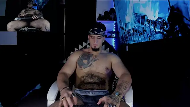 Snapshot of kingbear777 chatting on 8, 12, 2024 kingbear777 online show from 8, 12, 2024