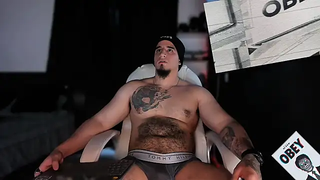 Snapshot of kingbear777 chatting on 2, 2, 2025 kingbear777 online show from 2, 2, 2025