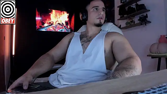 Snapshot of kingbear777 chatting on 2, 10, 2025 kingbear777 online show from 2, 10, 2025