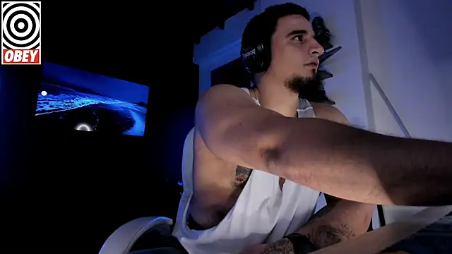 Snapshot of kingbear777 chatting on 3, 10, 2025 kingbear777 online show from 3, 10, 2025