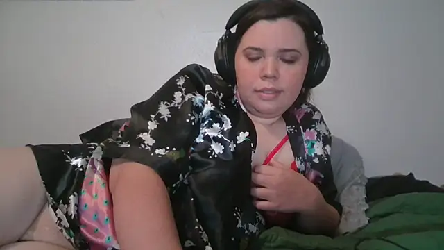 Snapshot of AlessaLoveX chatting on 2, 8, 2026 AlessaLoveX online show from 2, 8, 2026