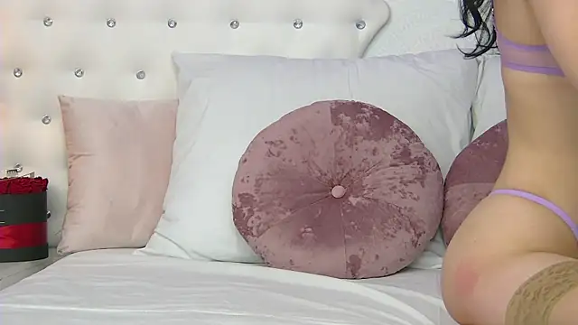 Snapshot of SophiaVilner chatting on 6, 2, 2025 SophiaVilner online show from 6, 2, 2025