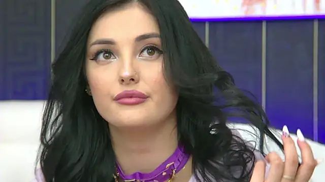 Snapshot of SophiaVilner chatting on 7, 3, 2025 SophiaVilner online show from 7, 3, 2025