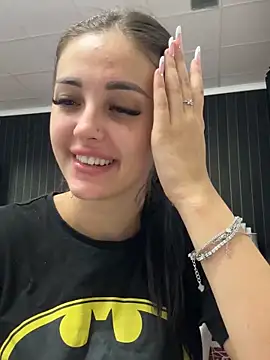 Snapshot of SophiaVilner chatting on 9, 9, 2025 SophiaVilner online show from 9, 9, 2025