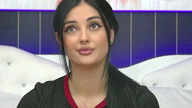 Snapshot of SophiaVilner chatting on 26, 9, 2025 SophiaVilner online show from 26, 9, 2025